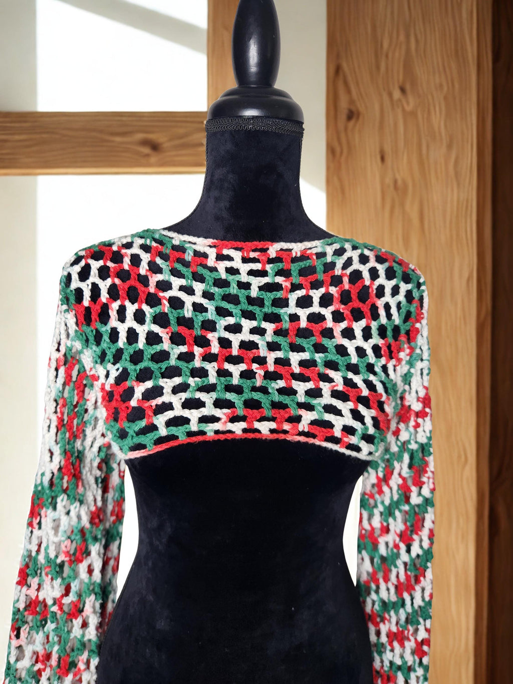 Hand crotchet Size M 4-6
